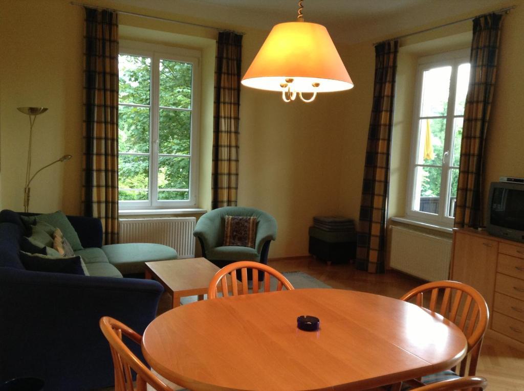 Villa Engstler - Appartments Velden am Woerthersee Room photo