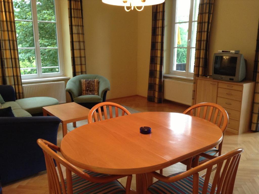 Villa Engstler - Appartments Velden am Woerthersee Room photo