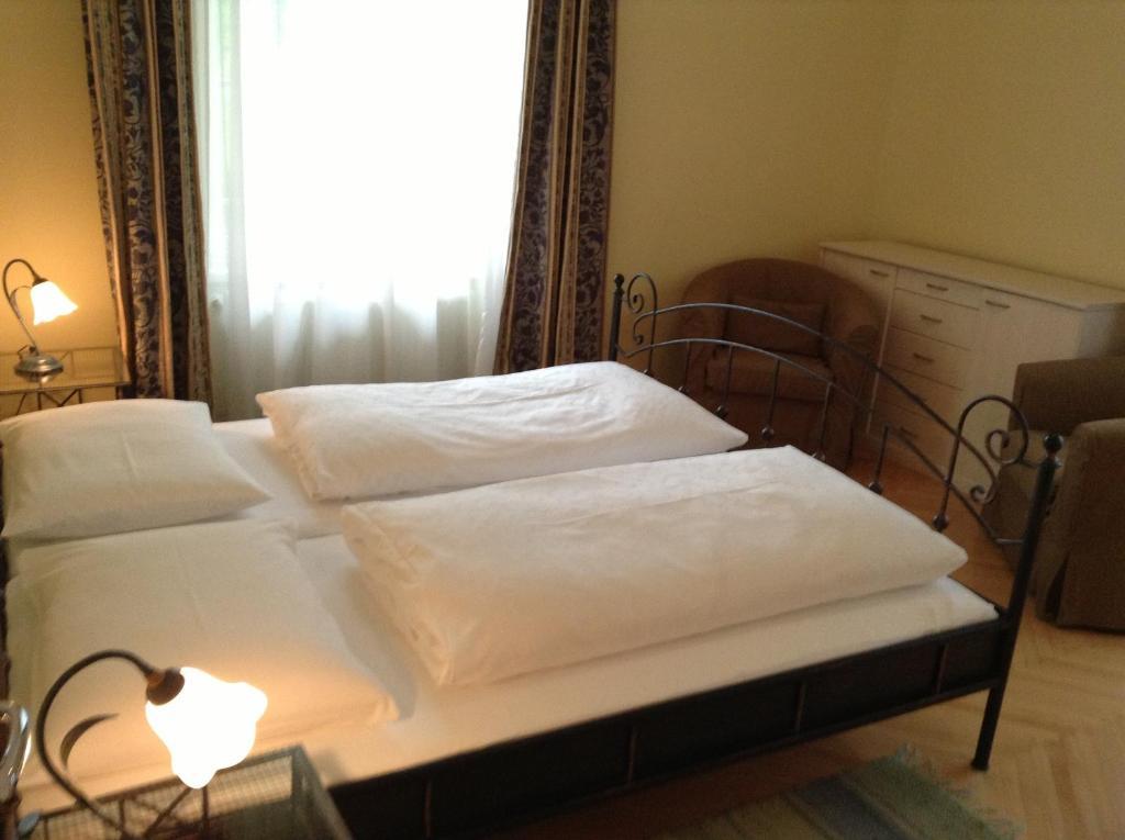 Villa Engstler - Appartments Velden am Woerthersee Room photo