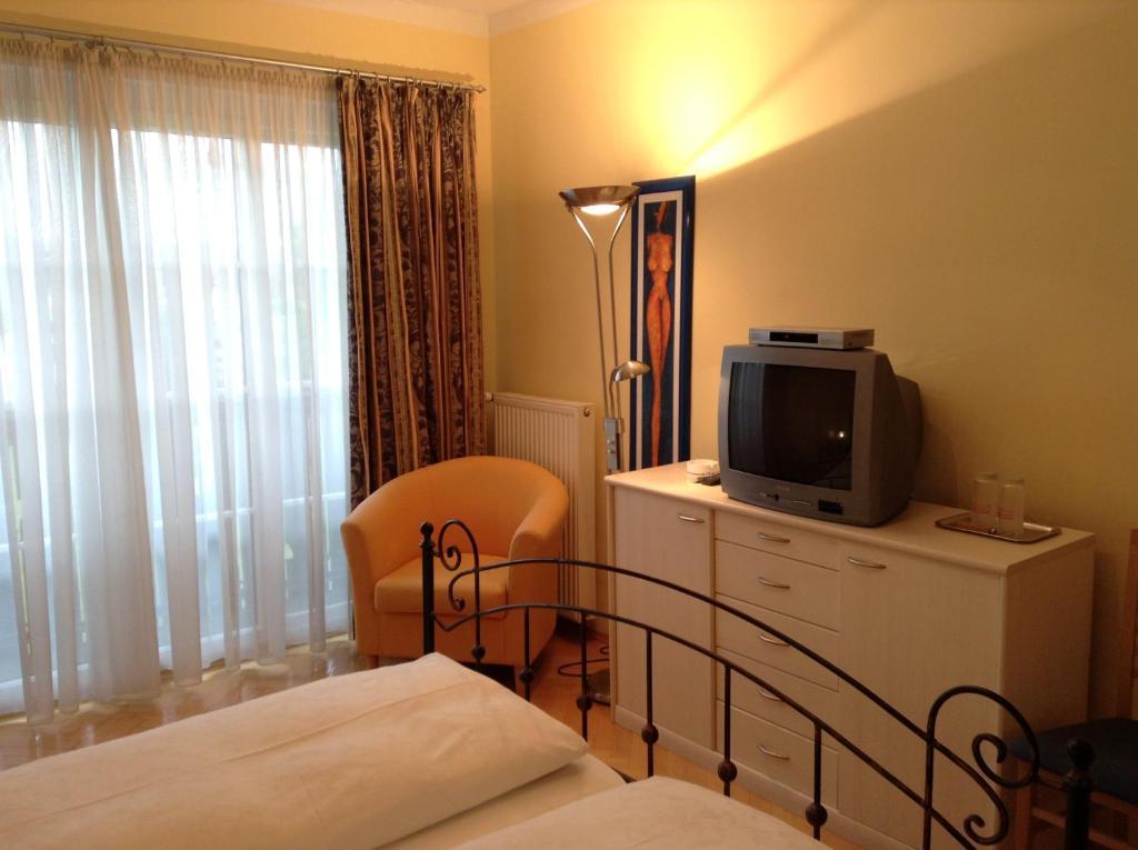Villa Engstler - Appartments Velden am Woerthersee Room photo