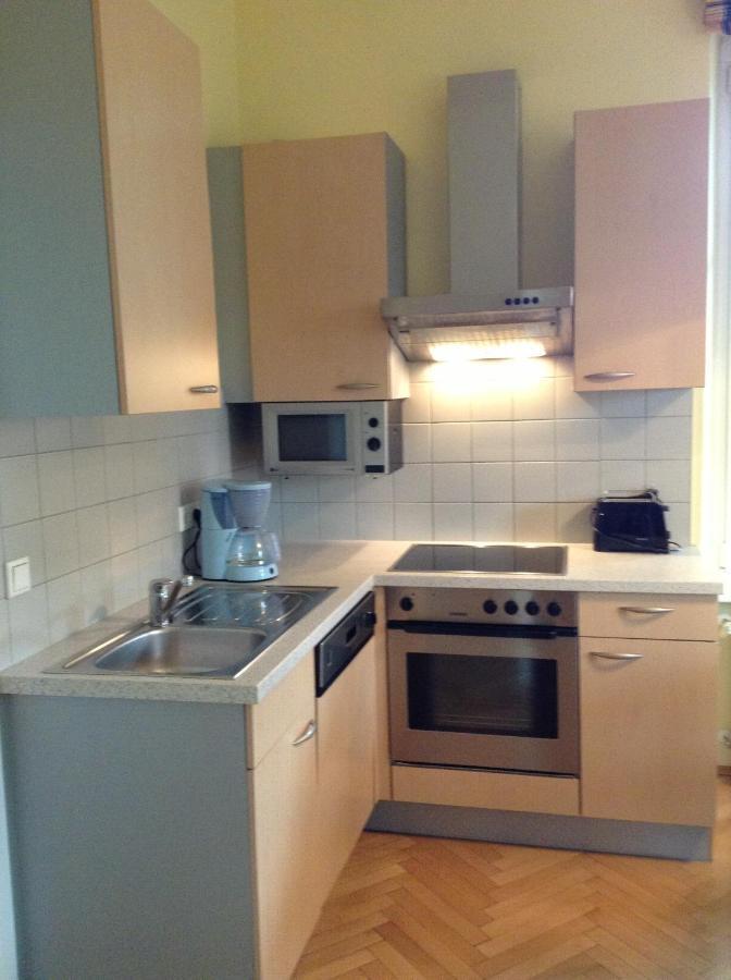 Villa Engstler - Appartments Velden am Woerthersee Room photo