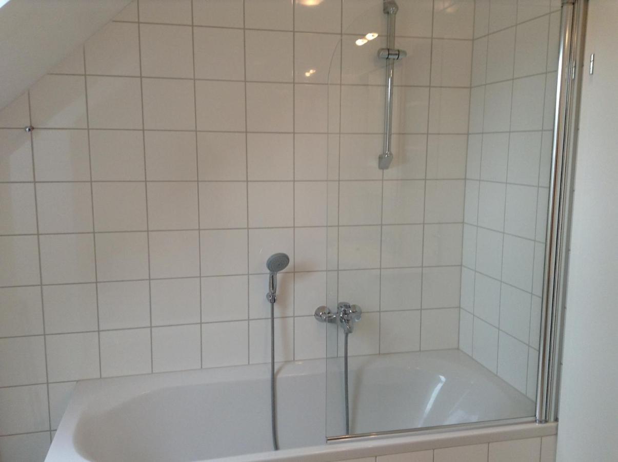 Villa Engstler - Appartments Velden am Woerthersee Room photo