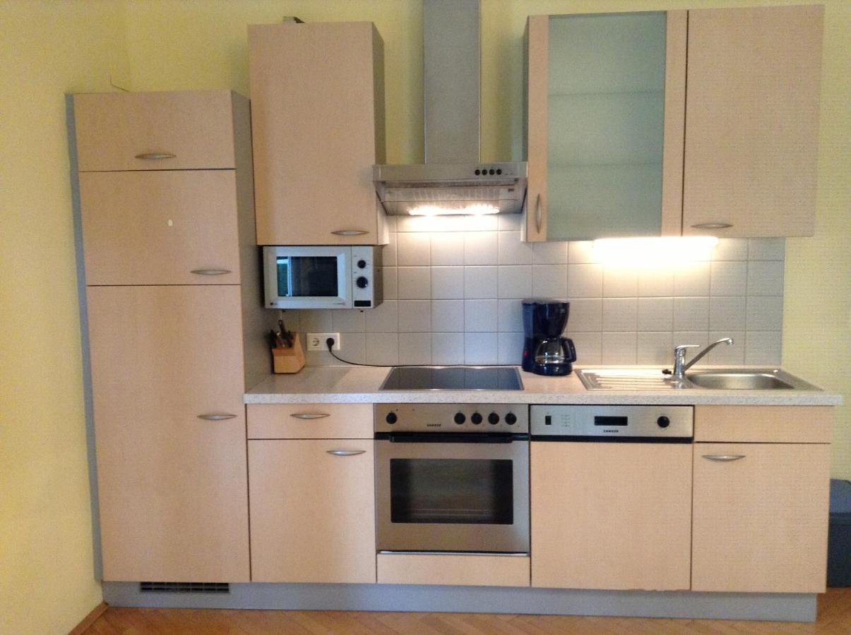 Villa Engstler - Appartments Velden am Woerthersee Room photo